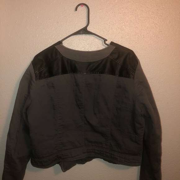 Jacket - Picture 3 of 3